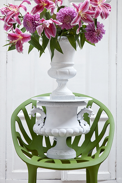 Bont gezelschap van dalia en lelie