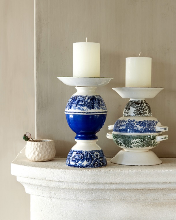 Beige kom € 3,50 (Durf!). Lepeltjes met steen € 0,50 p.st. (Steenhof). Stompkaarsen € 3,50 p.st. (Sissy-Boy Homeland). Kandelaars v.l.n.r. en v.b.n.b.: schotel € 1 (Steenhof). Antieke blauwwitte kom € 19,95, antieke blauwe effen kom € 6,95, antieke blauw-witte kom € 12,95 (Jolandelijk). Schotel € 1 (Steenhof). Antiek kopje zwart-wit € 6,50 (Jolandelijk). Soepkom (met schotel) Burgenland blauw en groen € 8,50 p.st. (Serviesmerij.nl). Schotel € 1 (Steenhof).