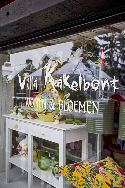 vila kakelbont bloemen