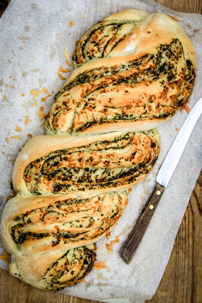 Gebakken vlechtbrood
