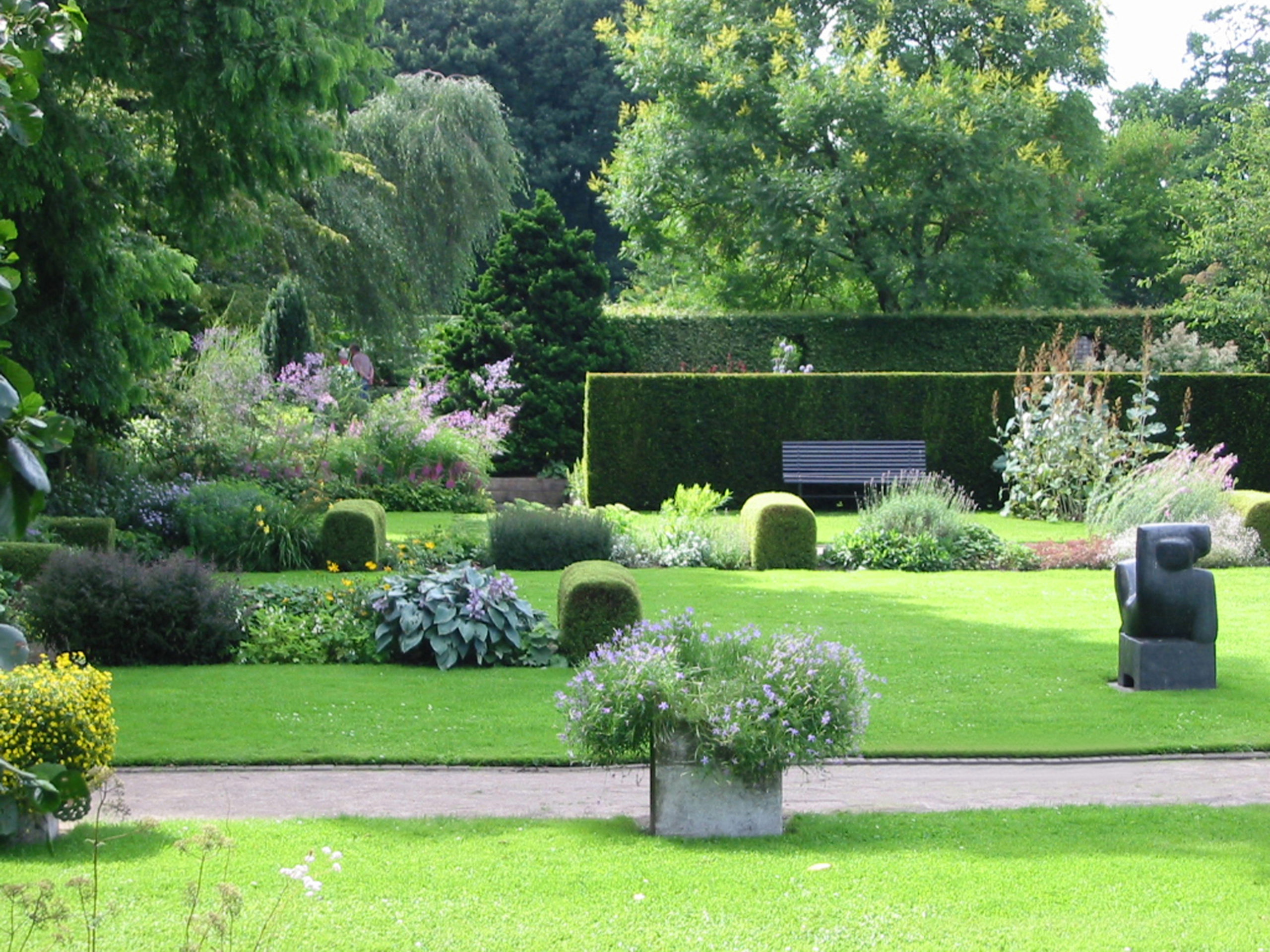 Hou je van tekenen? En hou je van planten en bloemen? Dan is de workshop botanisch tekenen op zaterdag 2 oktober in de Tuinen Mien Ruys perfect voor jou.